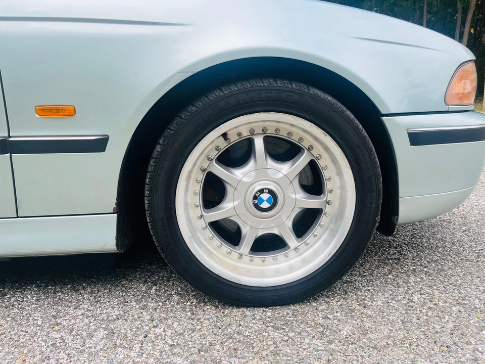 1997 BMW E39 540i - Image 30 of 31