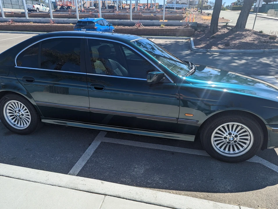 1997 BMW E39 540i - Image 16 of 31