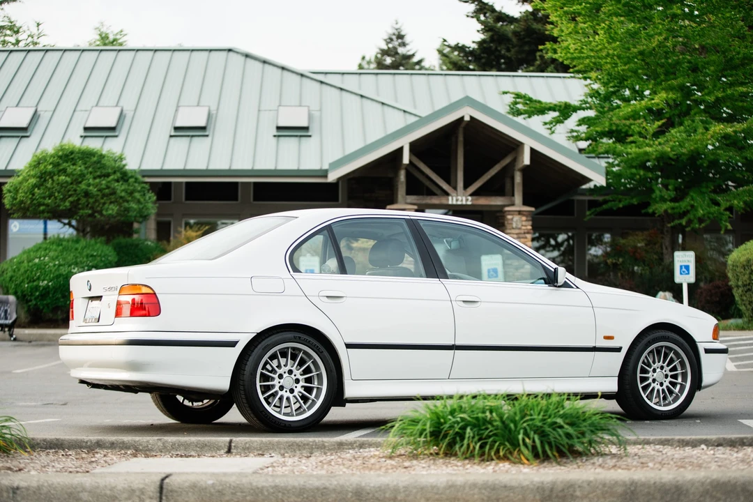 1997 BMW E39 540i - Image 8 of 31