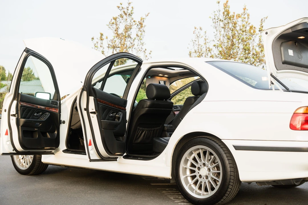 1997 BMW E39 540i - Image 11 of 31