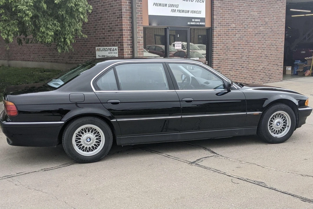 1997 BMW E38 7 Series - Image 3 of 31