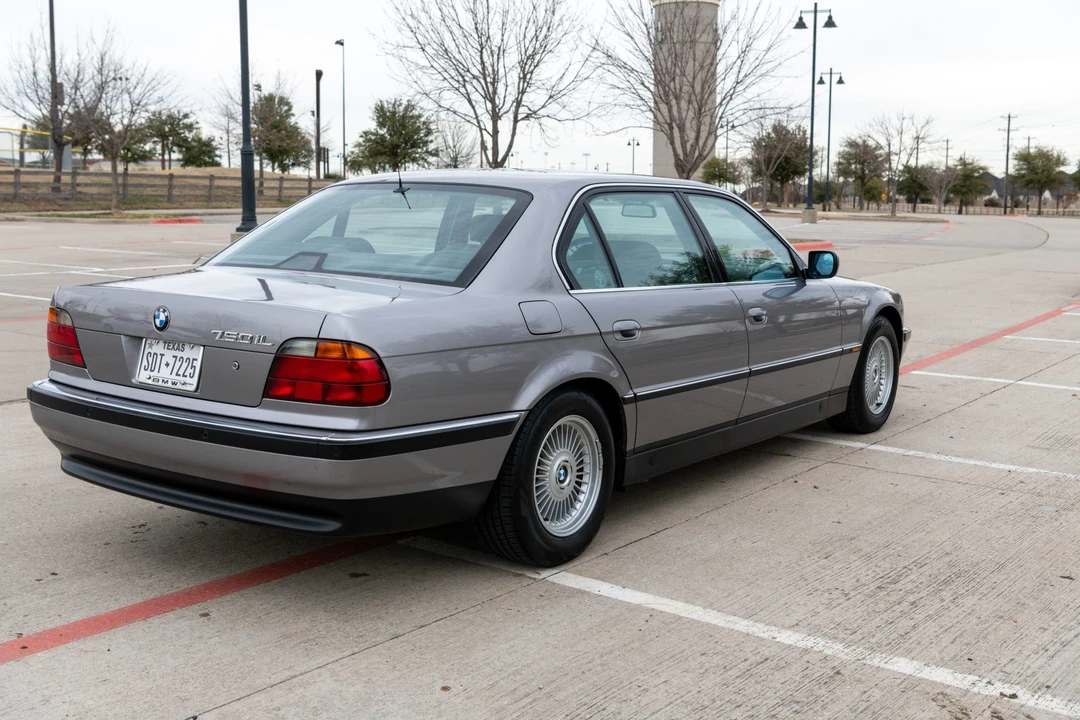 1997 BMW E38 750i & 750iL Sedan - Image 8 of 31