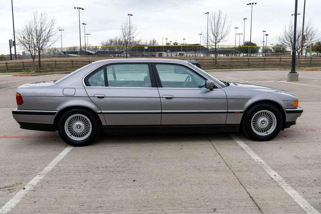 1997 BMW E38 750i & 750iL Sedan - Image 9 of 31