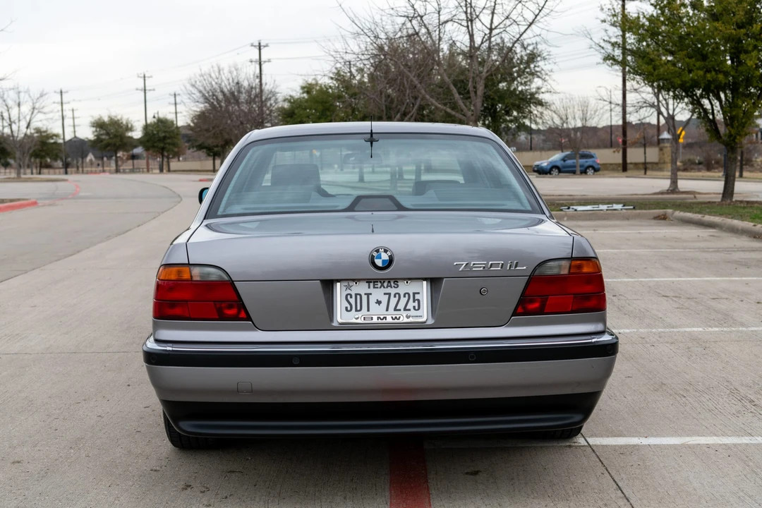 1997 BMW E38 750i & 750iL Sedan - Image 7 of 31