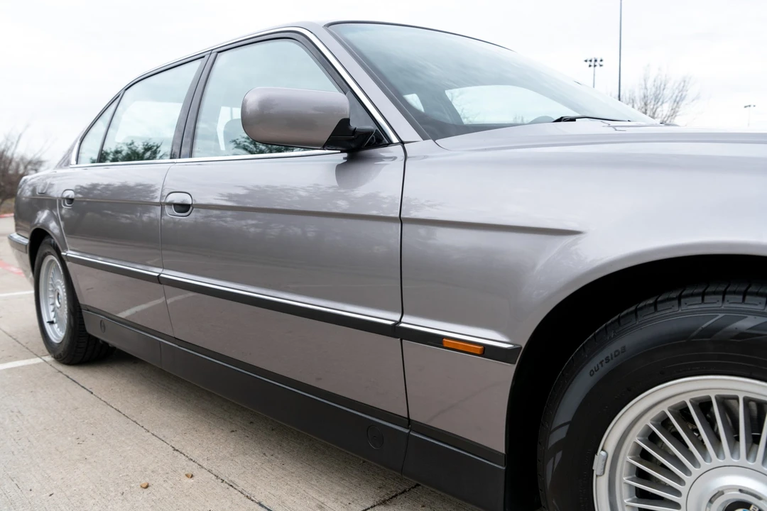 1997 BMW E38 750i & 750iL Sedan - Image 29 of 31