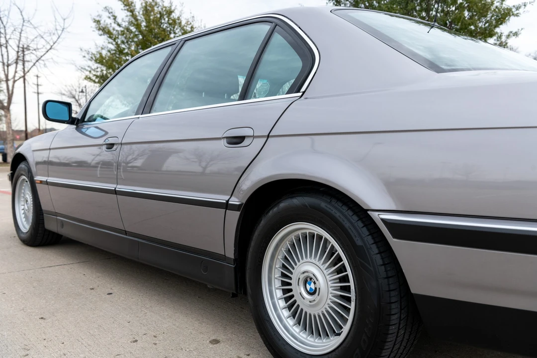 1997 BMW E38 750i & 750iL Sedan - Image 24 of 31