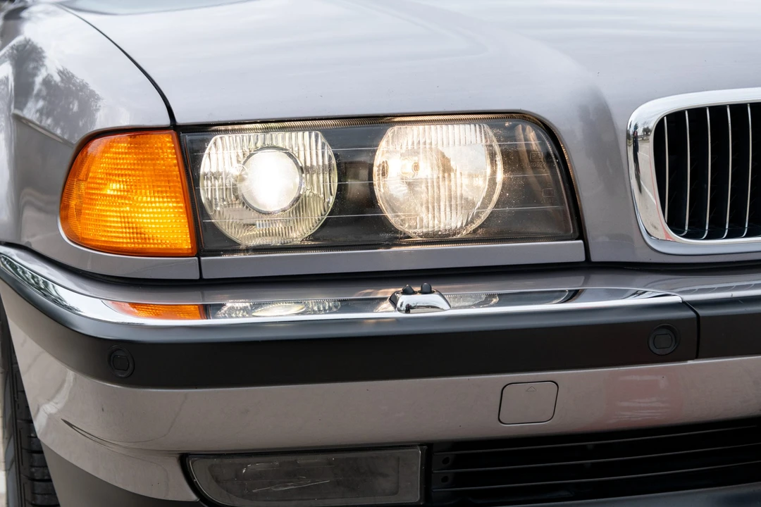 1997 BMW E38 750i & 750iL Sedan - Image 30 of 31