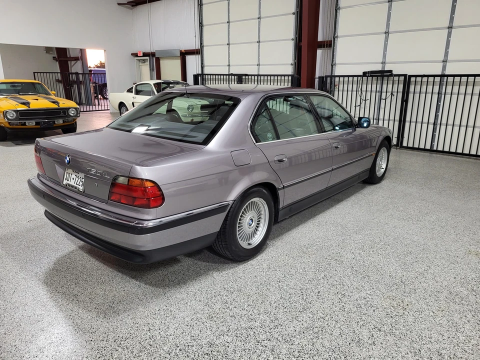 1997 BMW E38 750i & 750iL Sedan - Image 18 of 31