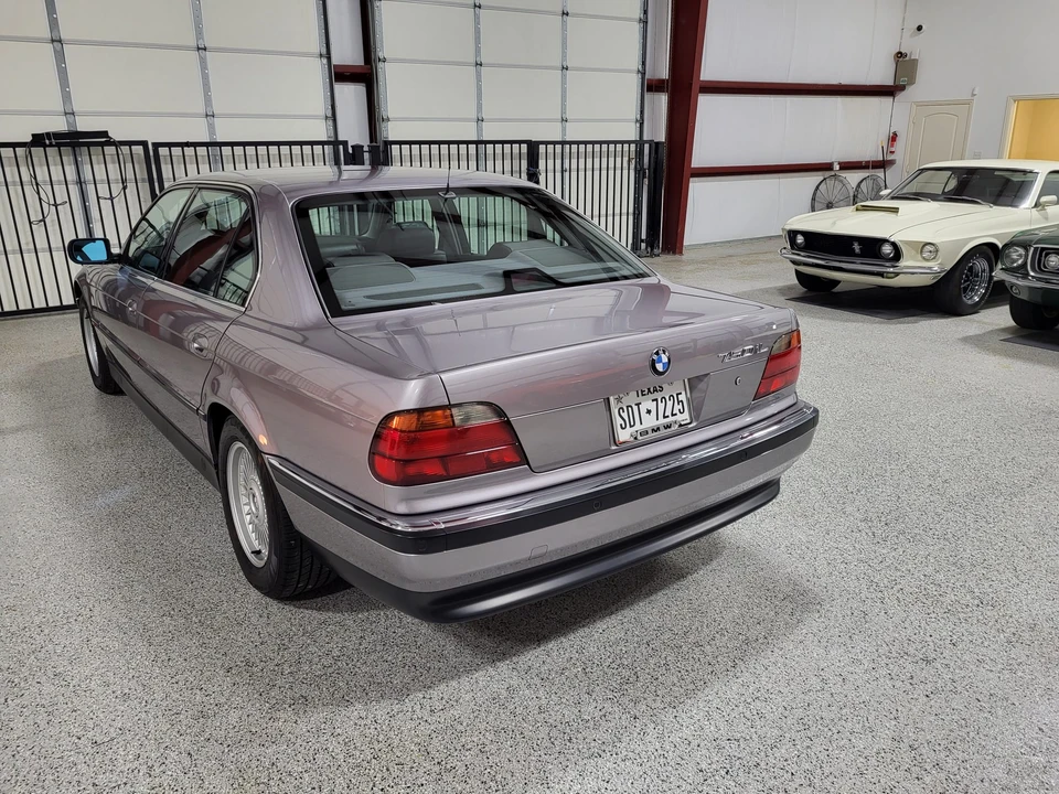 1997 BMW E38 750i & 750iL Sedan - Image 17 of 31