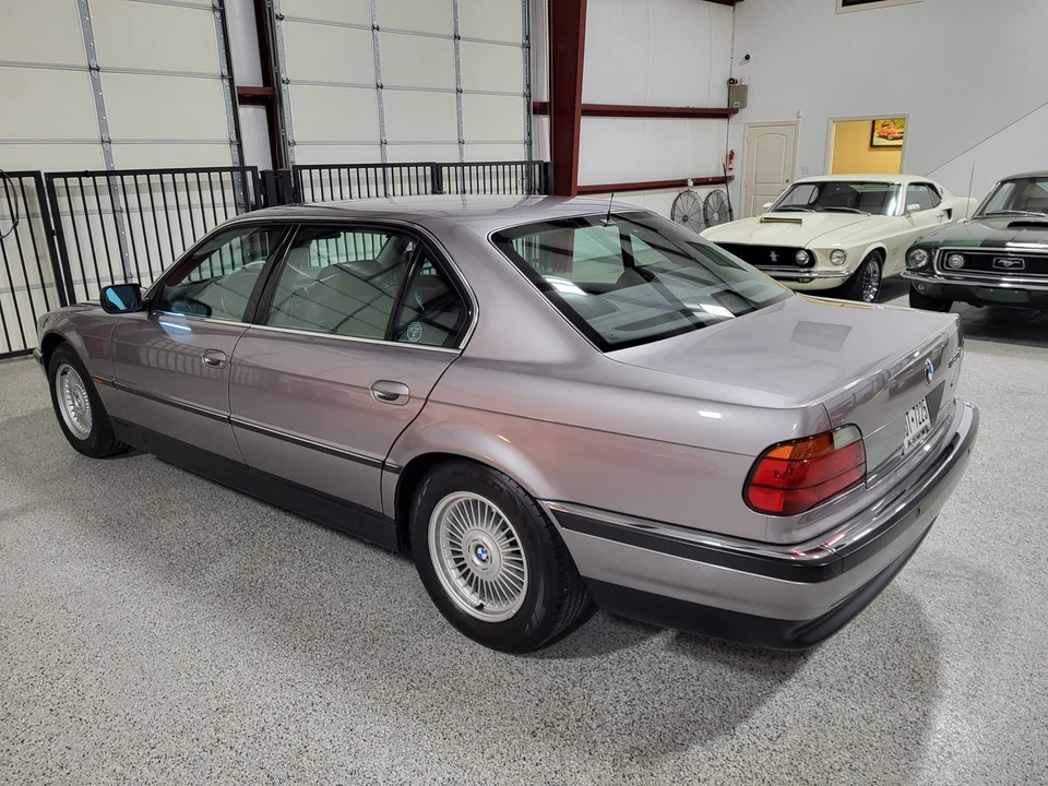 1997 BMW E38 750i & 750iL Sedan - Image 16 of 31