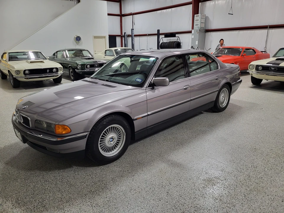 1997 BMW E38 750i & 750iL Sedan - Image 14 of 31
