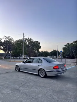 1997 BMW E39 528i