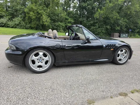 1997 BMW Z3 4-Cyl Roadster 2D