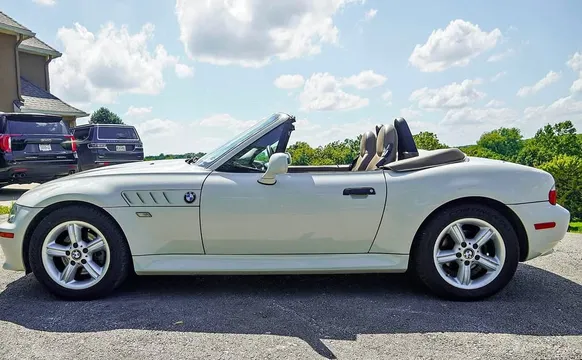 1997 BMW Z3 4-Cyl Roadster 2D