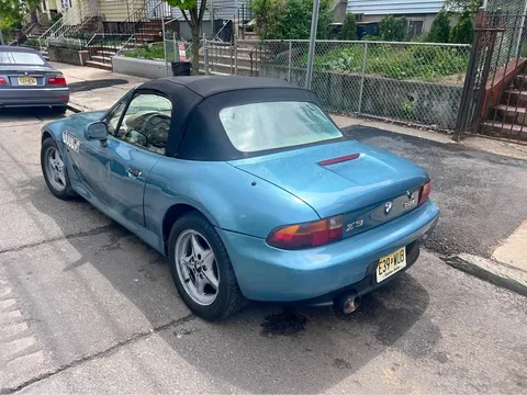 1997 BMW Z3 4-Cyl Roadster 2D