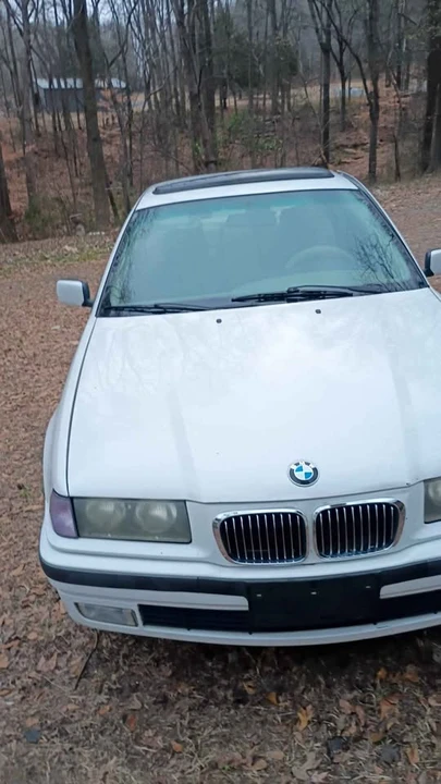 1997 BMW i3 - Image 4 of 4