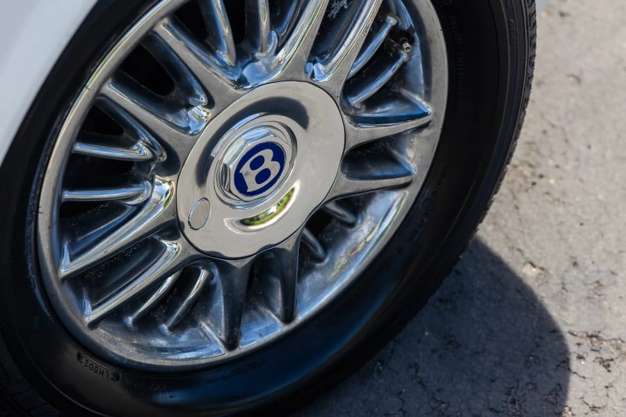 1997 Bentley Azure 1st Gen - Image 9 of 26