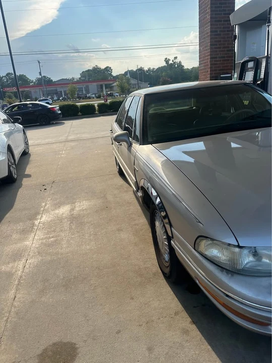1997 Buick LeSabre - Image 3 of 4