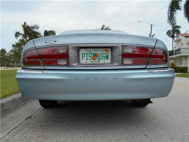 1997 Buick Park Avenue - Image 11 of 12