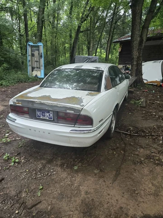 1997 Buick Park Avenue - Image 2 of 2