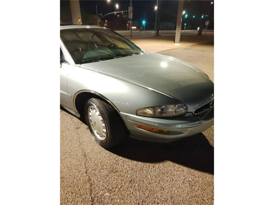 1997 Buick Riviera 8th Gen - Image 6 of 24