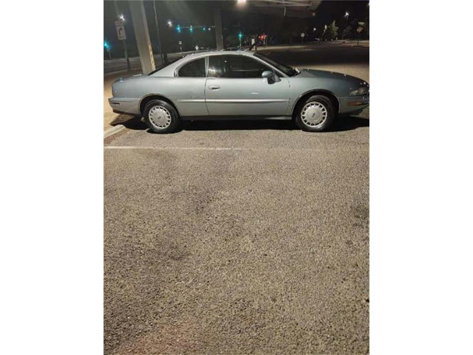 1997 Buick Riviera 8th Gen - Image 8 of 24