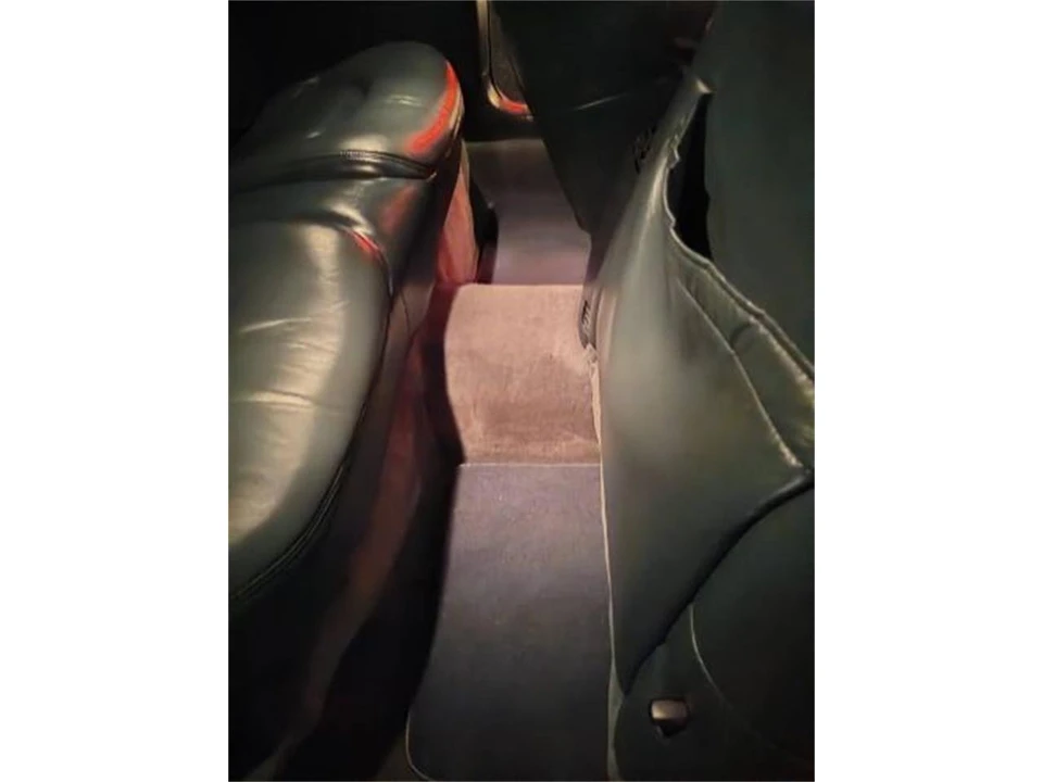 1997 Buick Riviera 8th Gen - Image 7 of 24
