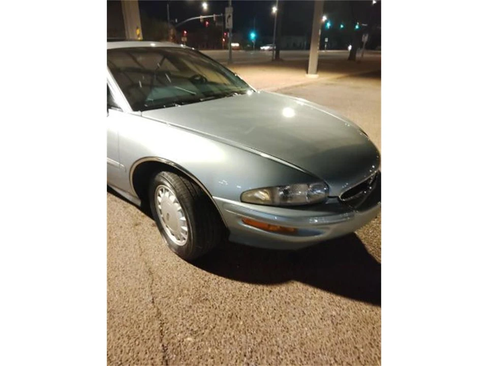 1997 Buick Riviera 8th Gen - Image 11 of 24