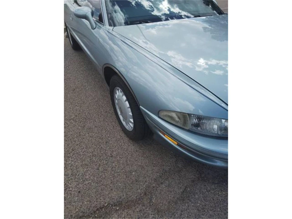 1997 Buick Riviera 8th Gen - Image 21 of 24
