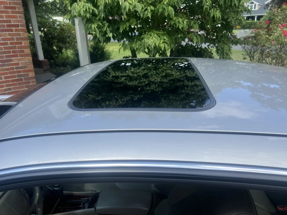 1997 Buick Riviera 8th Gen - Image 4 of 20