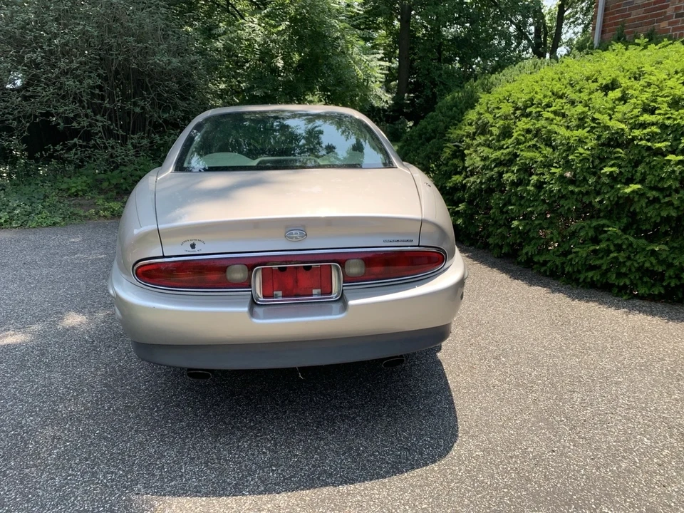 1997 Buick Riviera 8th Gen - Image 3 of 20