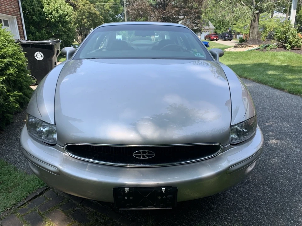 1997 Buick Riviera 8th Gen - Image 2 of 20