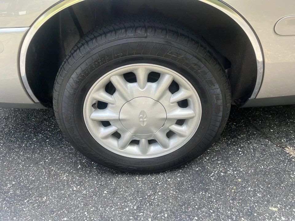 1997 Buick Riviera 8th Gen - Image 5 of 20