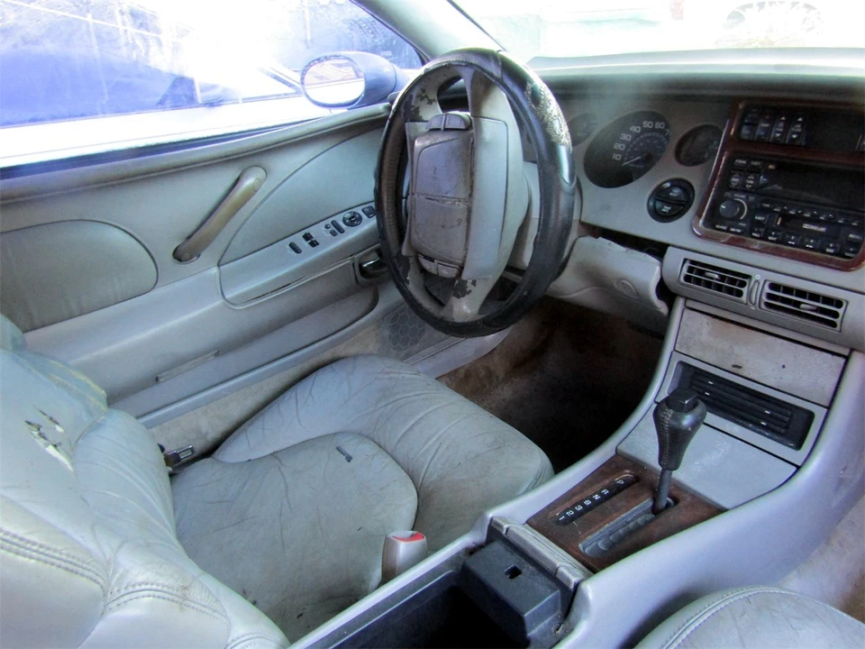 1997 Buick Riviera 8th Gen - Image 24 of 25