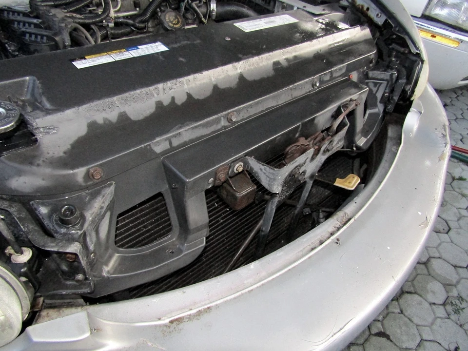 1997 Buick Riviera 8th Gen - Image 13 of 25