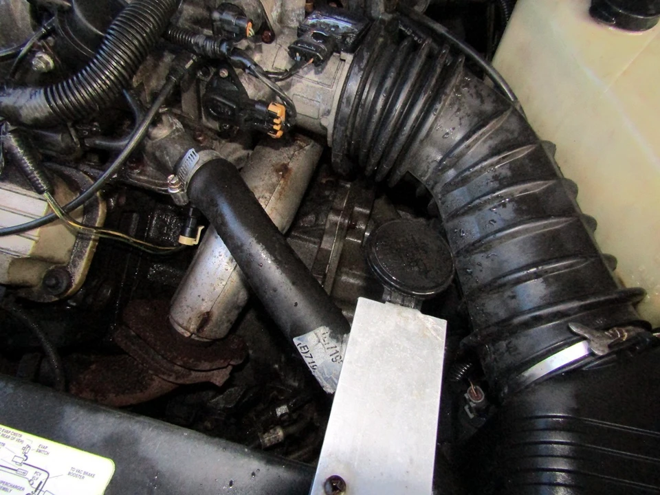 1997 Buick Riviera 8th Gen - Image 14 of 25