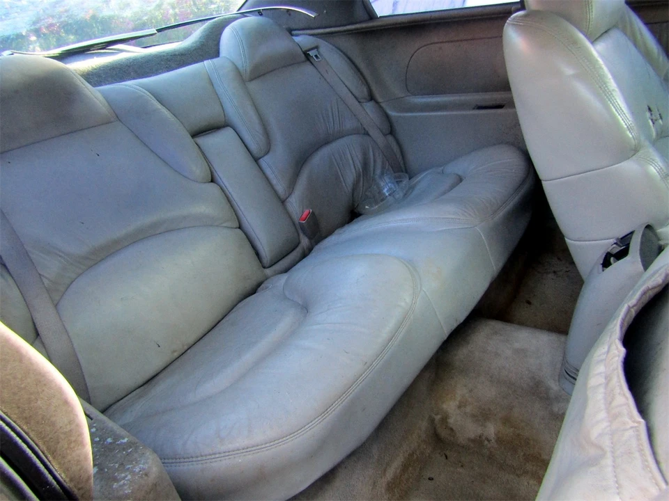 1997 Buick Riviera 8th Gen - Image 23 of 25