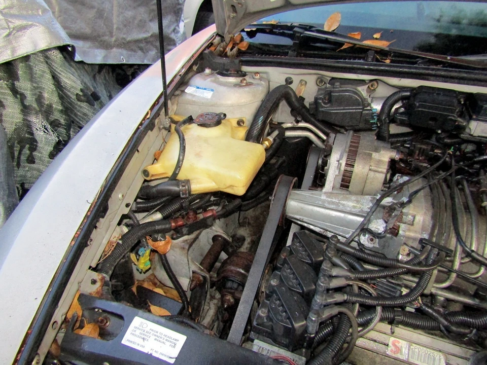 1997 Buick Riviera 8th Gen - Image 10 of 25