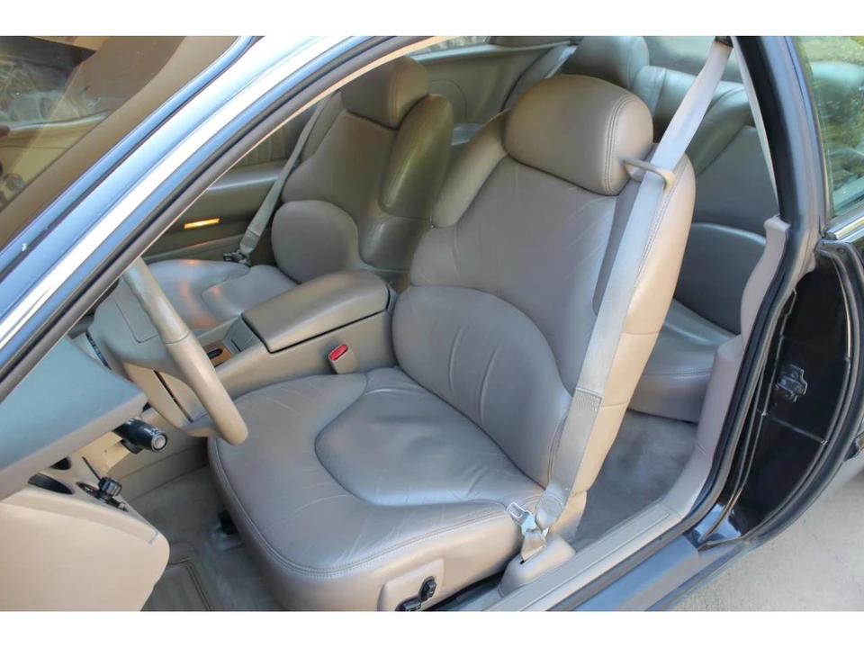 1997 Buick Riviera 8th Gen - Image 7 of 31