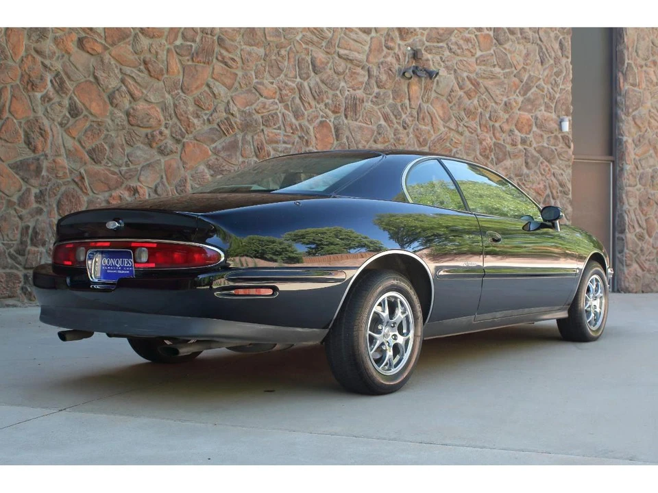 1997 Buick Riviera 8th Gen - Image 23 of 31