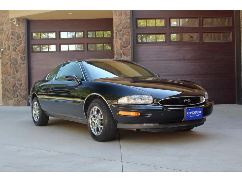 1997 Buick Riviera 8th Gen - Image 11 of 31