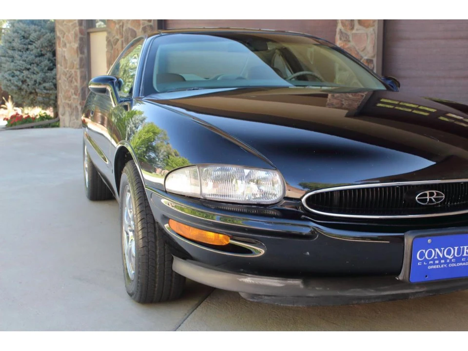 1997 Buick Riviera 8th Gen - Image 12 of 31