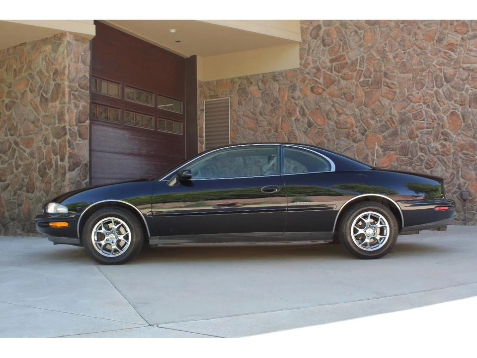 1997 Buick Riviera 8th Gen - Image 6 of 31