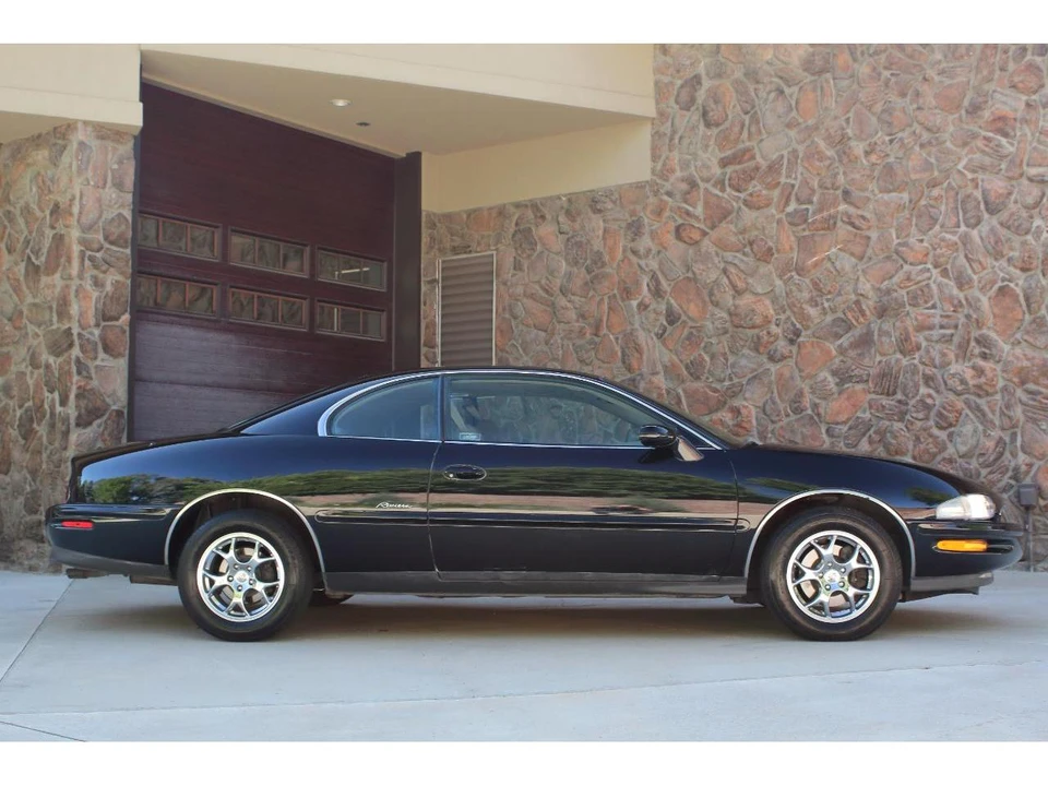 1997 Buick Riviera 8th Gen - Image 3 of 31