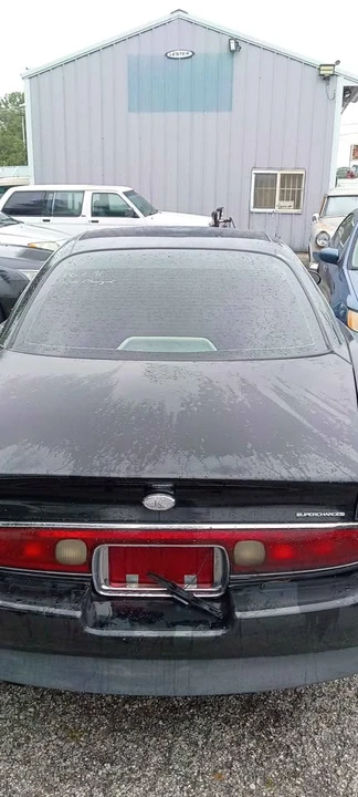 1997 Buick Riviera 8th Gen - Image 2 of 5