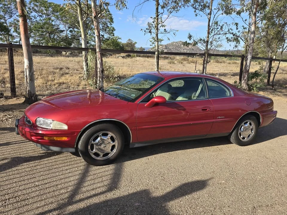 1997 Buick Riviera 8th Gen - Image 6 of 7