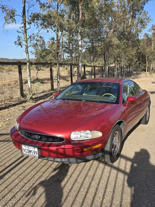 1997 Buick Riviera 8th Gen - Image 5 of 7