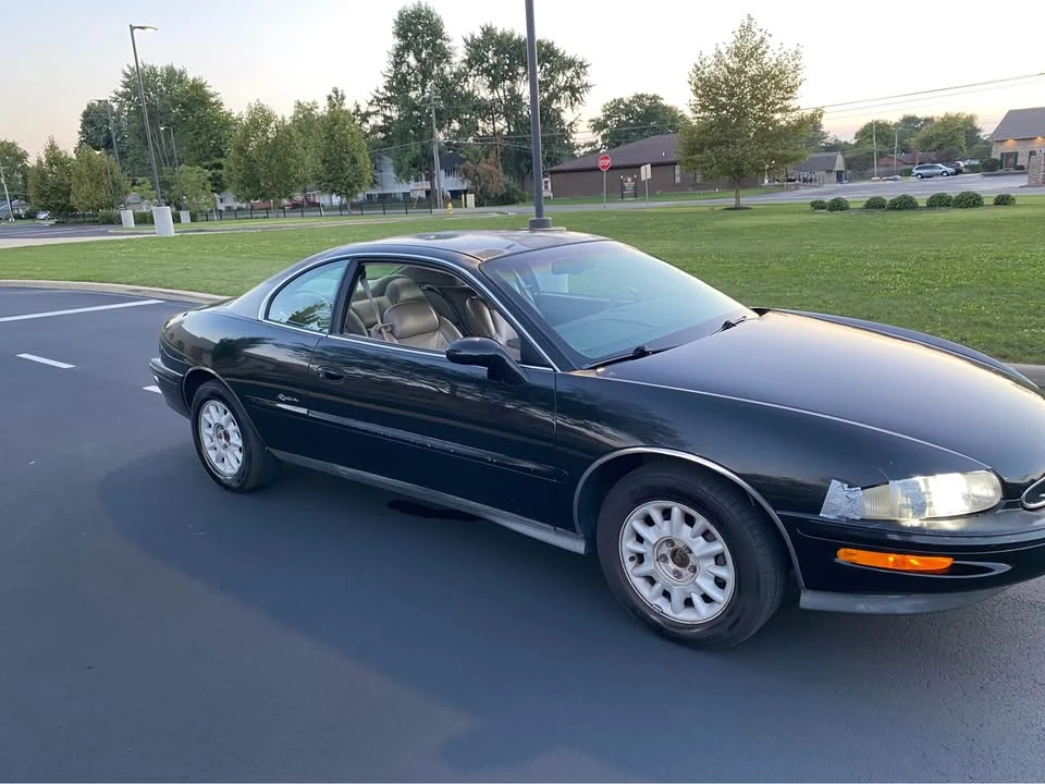 1997 Buick Riviera 8th Gen - Image 2 of 15