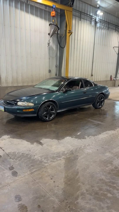 1997 Buick Riviera 8th Gen - Image 2 of 6