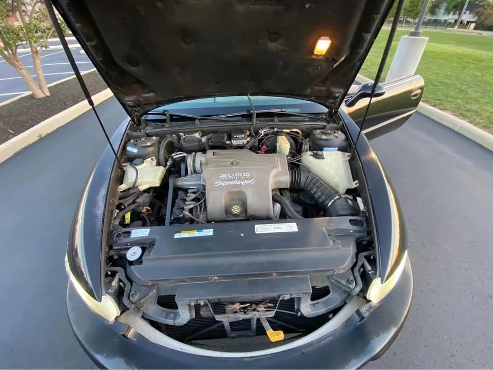 1997 Buick Riviera 8th Gen - Image 13 of 15